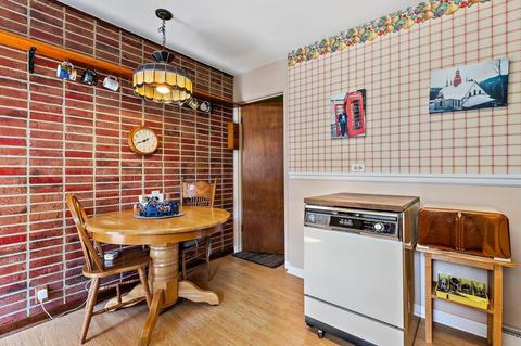 715 S Gables Blvd, Wheaton, IL 60189 photo 10