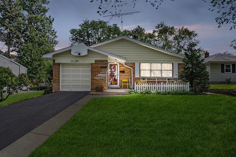 715 S Gables Blvd, Wheaton, IL 60189 photo 2