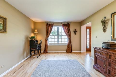 31 Mohawk St, Cary, IL 60013 photo 4