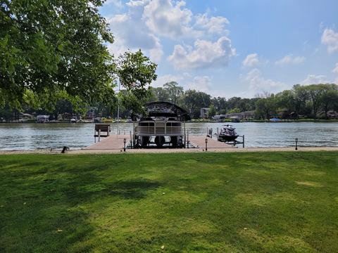 2024 Orchard Beach Rd, Mchenry, IL 60050 photo 11