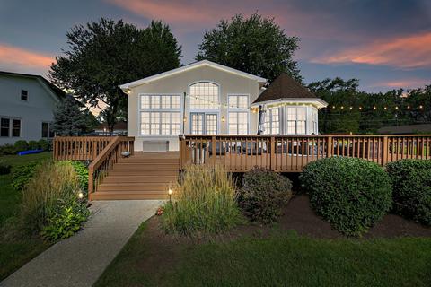 2024 Orchard Beach Rd, Mchenry, IL 60050 photo 1