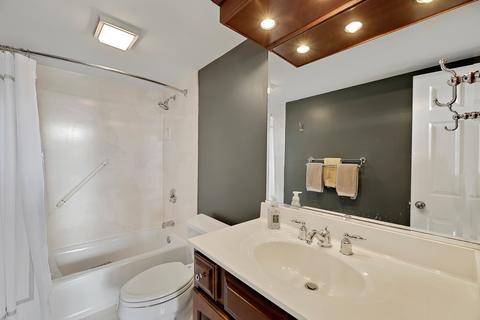 2024 Orchard Beach Rd, Mchenry, IL 60050 photo 17