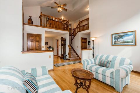1357 Fox Chase Rd, Bartlett, IL 60103 photo 6