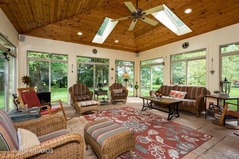 1357 Fox Chase Rd, Bartlett, IL 60103 photo 2