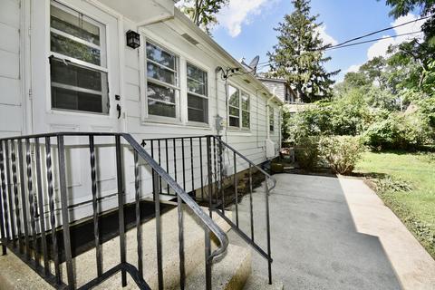 1304 S Linden St, Normal, IL 61761 photo 4