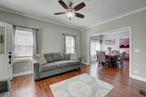 201 Jackson St, Aurora, IL 60505 photo 6