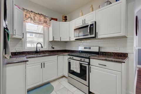 201 Jackson St, Aurora, IL 60505 photo 9
