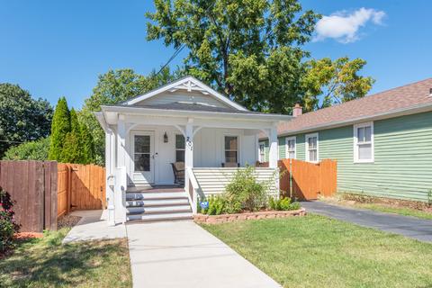 201 Jackson St, Aurora, IL 60505 photo 2