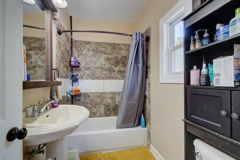 201 Jackson St, Aurora, IL 60505 photo 16
