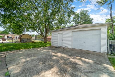 17038 Burnham Ave, Lansing, IL 60438 photo 4