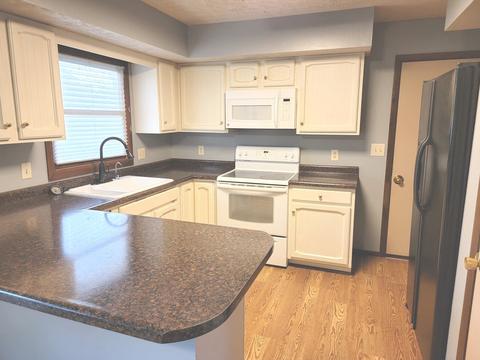 605 N 3rd Ave, Chenoa, IL 61726 photo 11