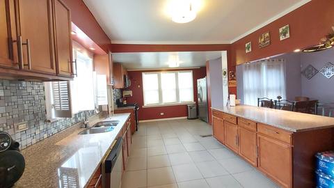 412 Maple Ave, Aurora, IL 60505 photo 9