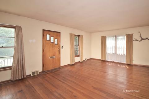 408 Wilcox Ave, Elgin, IL 60123 photo 2