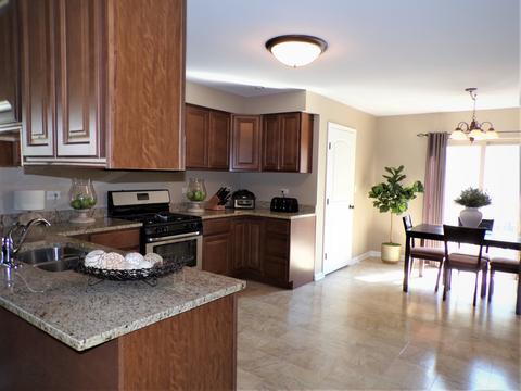 1277 Michael Dr, Morris, IL 60450 photo 4