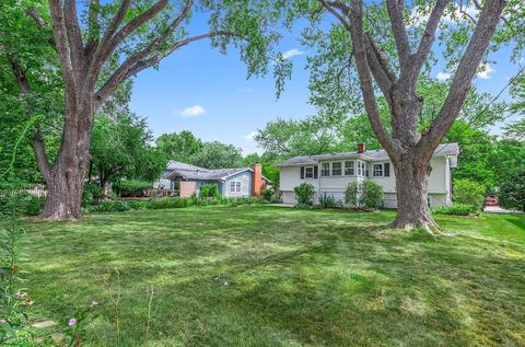 1237 Cardinal Ln, Naperville, IL 60540 photo 3