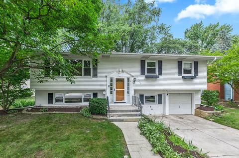 1237 Cardinal Ln, Naperville, IL 60540 photo 1