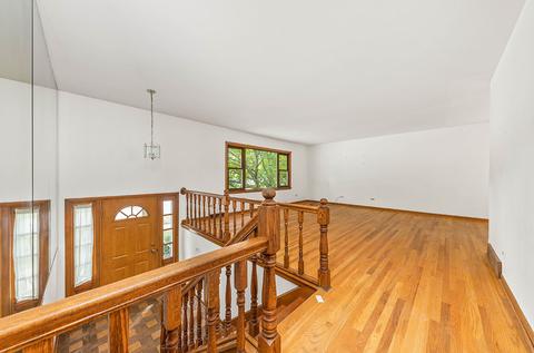 1237 Cardinal Ln, Naperville, IL 60540 photo 4