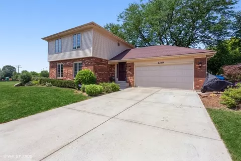 2210 Walcott Rd, Aurora, IL 60504 photo 2