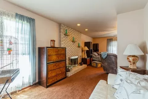2210 Walcott Rd, Aurora, IL 60504 photo 6