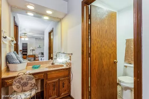 2210 Walcott Rd, Aurora, IL 60504 photo 8