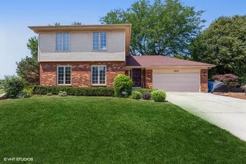 2210 Walcott Rd, Aurora, IL 60504 photo 1