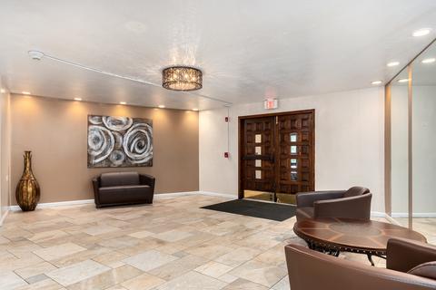 1500 Sandstone Dr #111, Wheeling, IL 60090 photo 2