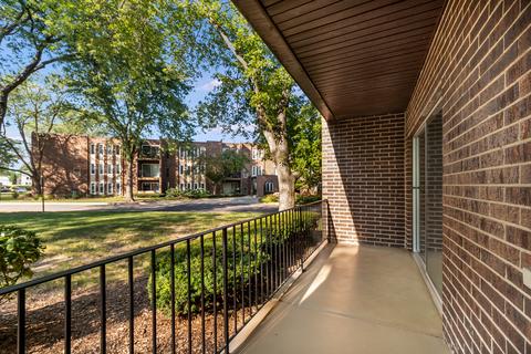 1500 Sandstone Dr #111, Wheeling, IL 60090 photo 11
