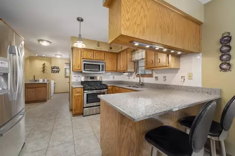 703 Buffalo Dr, Minooka, IL 60447 photo 9