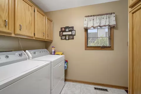 703 Buffalo Dr, Minooka, IL 60447 photo 7