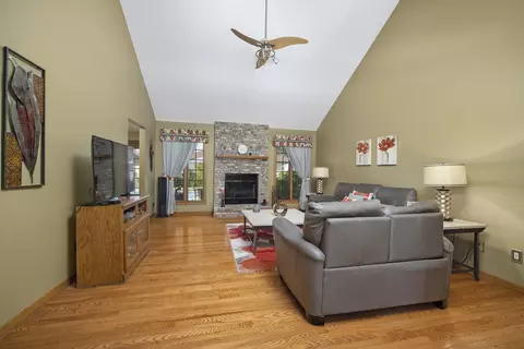 703 Buffalo Dr, Minooka, IL 60447 photo 15