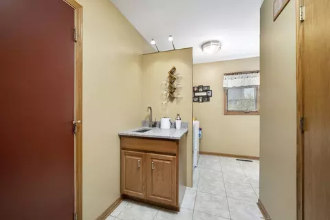 703 Buffalo Dr, Minooka, IL 60447 photo 8