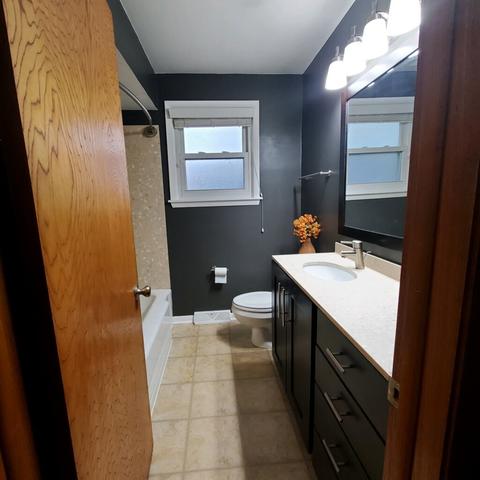 616 Spring St, Roselle, IL 60172 photo 12
