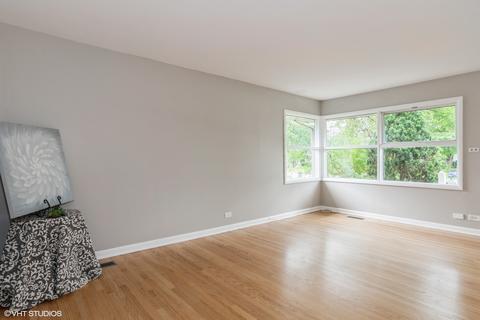 409 S Beverly St, Wheaton, IL 60187 photo 2