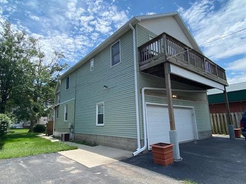 608 E Locust St, Bloomington, IL 61701 photo 2
