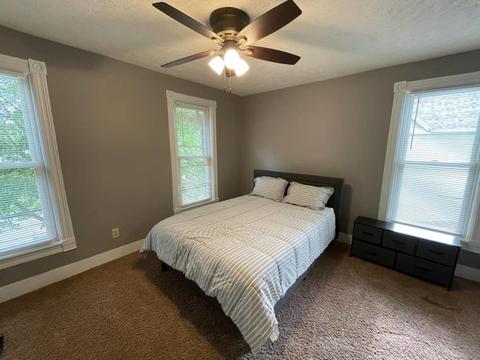 610 E Locust St, Bloomington, IL 61701 photo 8