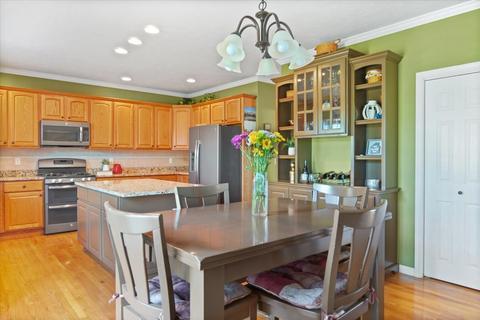 302 Whispering Pines Cc Ln, Normal, IL 61761 photo 7