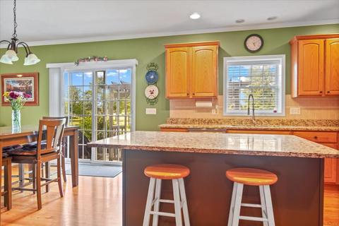 302 Whispering Pines Cc Ln, Normal, IL 61761 photo 8