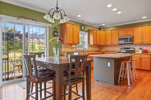 302 Whispering Pines Cc Ln, Normal, IL 61761 photo 5