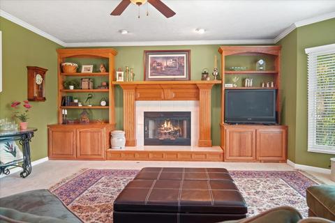 302 Whispering Pines Cc Ln, Normal, IL 61761 photo 4