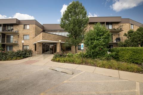 5550 Astor Ln #302, Rolling Meadows, IL 60008 photo 2