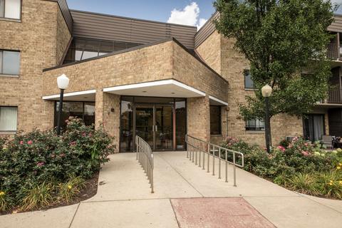5550 Astor Ln #302, Rolling Meadows, IL 60008 photo 3