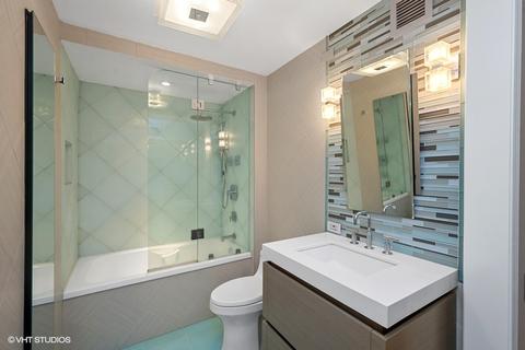 110 E Delaware Pl #604, Chicago, IL 60611 photo 10