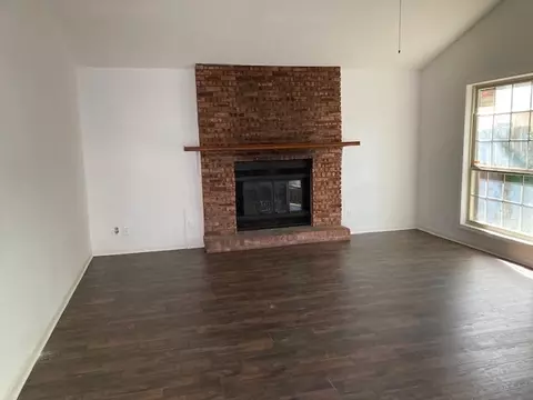 121 E Campbell St E, Ottawa, IL 61350 photo 3