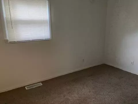 121 E Campbell St E, Ottawa, IL 61350 photo 5