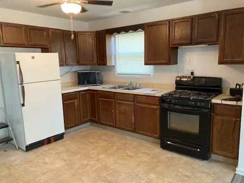 121 E Campbell St E, Ottawa, IL 61350 photo 2