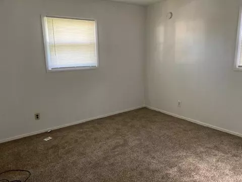 121 E Campbell St E, Ottawa, IL 61350 photo 4