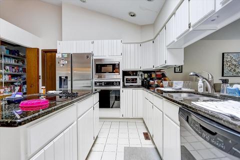 1960 Golfview Dr, Bartlett, IL 60103 photo 8