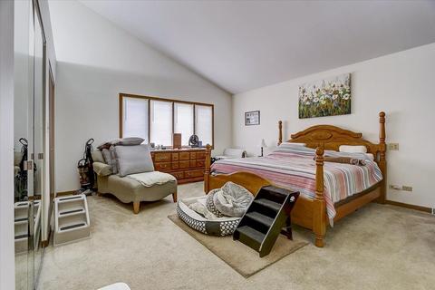 1960 Golfview Dr, Bartlett, IL 60103 photo 9