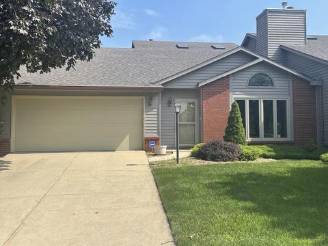 12 Sun Pointe Ct, Bloomington, IL 61704 photo 1