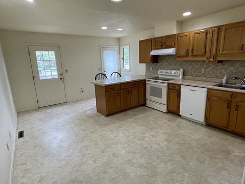 12 Sun Pointe Ct, Bloomington, IL 61704 photo 6
